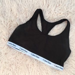 🔴🔴SOLD🔴🔴Calvin Klein sports bra size Large